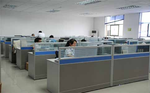 通發激光的辦公室很安靜，同事很友善